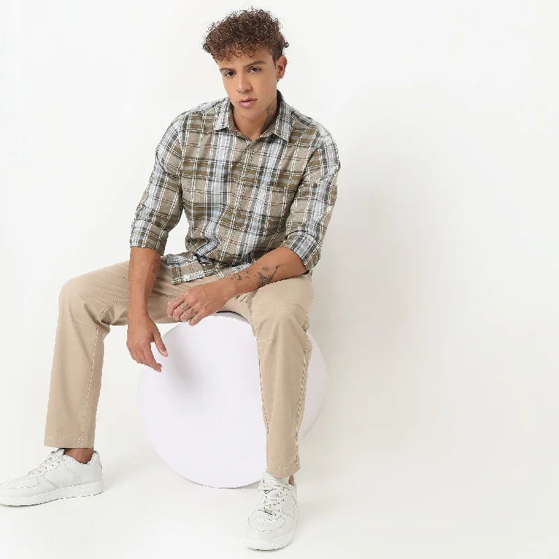 Men's Solid-Color Button-Down Shirts for VersatilityRegular Fit Checkered Shirt