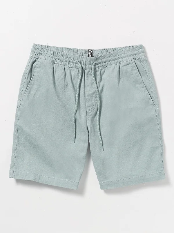 Men's Pants with Appliqué DetailsRoad Trip Elastic Waist Stretch Short - Cool Blue