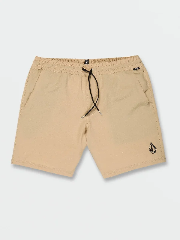 Men's Chino Shorts for Warm WeatherUnderstoned Hybrid Shorts - Almond