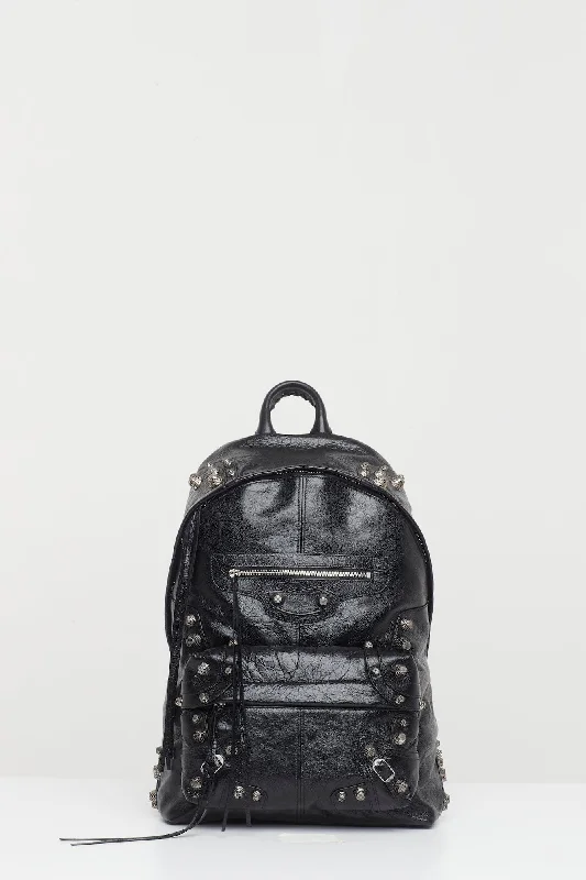 Men's Pants with Moisture-Wicking PropertiesBalenciaga Le Cagole Medium Backpack