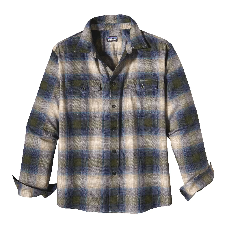 Men's Spread-Collar Shirts for a Bold StatementMen's Long-Sleeved Buckshot Shirt