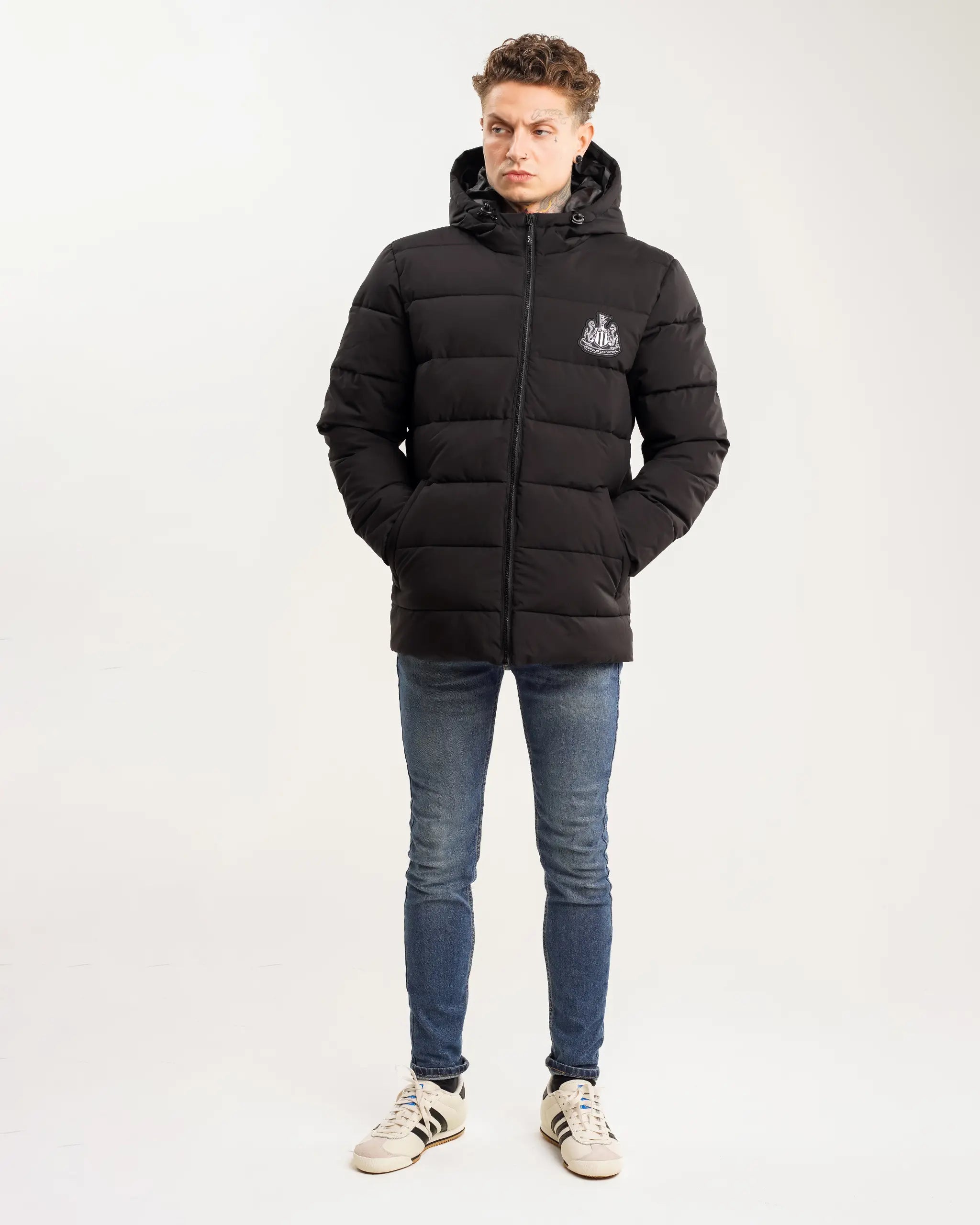 Men's Coats with Modern CutsNewcastle United Men's Black Short Puffer Jacket