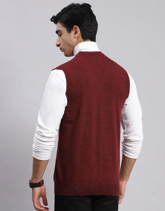 Men Maroon Solid V Neck Sleeveless Sweaters/Pullovers