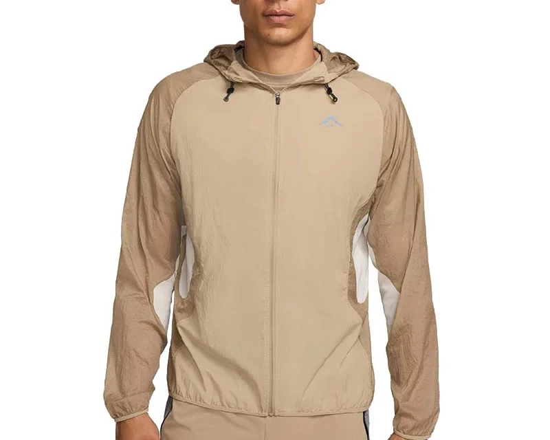 Comfortable Men's ParkasNike Trail Aireez Jacket
